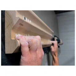 Lattice - Triple Rung - Training Board -Bergfreunde lattice triple rung training board detail 4